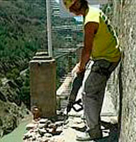 ATV Andaluza de Trabajos Verticales Hombre trabajando